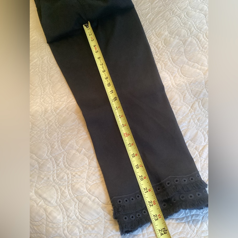 Chico’s So-Slimming Crop Jean-Black (12) 2 - Picture 4 of 8